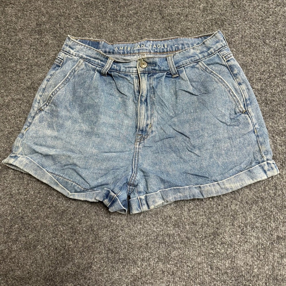 American Eagle Shorts Womens Size 6 Blue Denim High Waisted Pleated Cuffed Mom